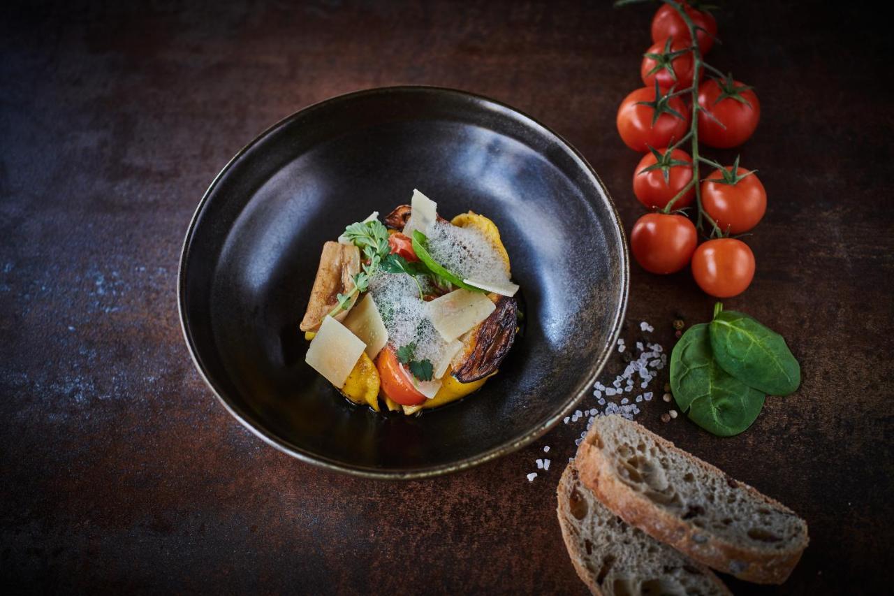 Hotel & Restaurant Herzstueck Валдкирхен Екстериор снимка
